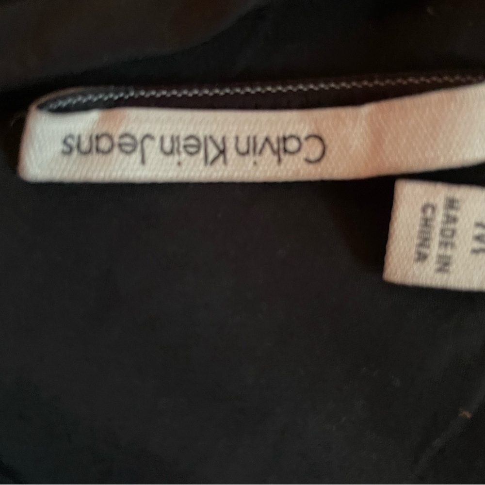 Calvin Klein women’s Fall blouse. - Picture 3 of 5
